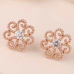 Korean Fashion Cubic Zirconia Inlaid Vintage Hollow Flower Copper Ear Studs - Copper