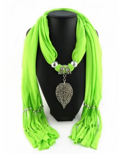 Refined Hollow Leaf Pendant Fashion Scarf Necklace - Grass