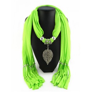 Refined Hollow Leaf Pendant Fashion Scarf Necklace - Grass