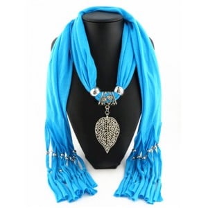 Refined Hollow Leaf Pendant Fashion Scarf Necklace - Blue