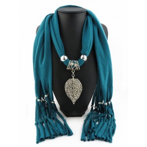 Refined Hollow Leaf Pendant Fashion Scarf Necklace - Ink Green