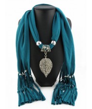 Refined Hollow Leaf Pendant Fashion Scarf Necklace - Ink Green