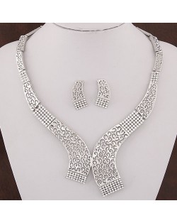 Rhinestone Embellished Elegant Asymmetric Hollow Engraved Floral Design Fashion Necklace - Silver