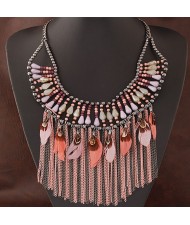 Luxurious Feather and Alloy Tassel Glass Beads Statement Fashion Necklace - Pink