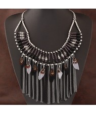 Luxurious Feather and Alloy Tassel Glass Beads Statement Fashion Necklace - Black