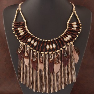 Luxurious Feather and Alloy Tassel Glass Beads Statement Fashion Necklace - Brown