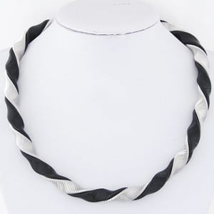 Dual Mixed Colors Weaving Pattern Alloy Fashion Short Necklace - Silver and Black
