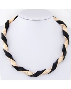 Dual Mixed Colors Weaving Pattern Alloy Fashion Short Necklace - Golden and Black