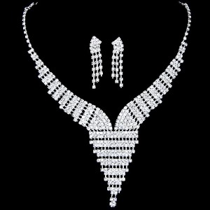 Luxurious Artistic Design Rhinestone Necklace and Earrings Set