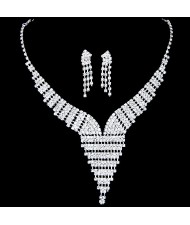 Luxurious Artistic Design Rhinestone Necklace and Earrings Set