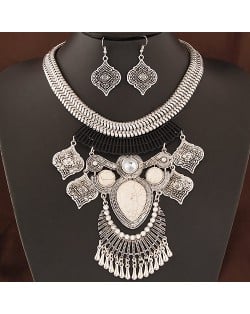 Vintage Ethnic Pendant Design Bold Silver Snake Chain Statement Fashion Necklace and Earrings Set - White