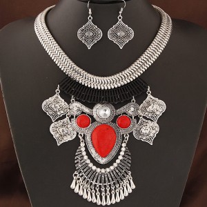 Vintage Ethnic Pendant Design Bold Silver Snake Chain Statement Fashion Necklace and Earrings Set - Red