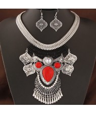 Vintage Ethnic Pendant Design Bold Silver Snake Chain Statement Fashion Necklace and Earrings Set - Red