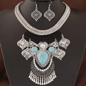 Vintage Ethnic Pendant Design Bold Silver Snake Chain Statement Fashion Necklace and Earrings Set - Blue