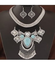 Vintage Ethnic Pendant Design Bold Silver Snake Chain Statement Fashion Necklace and Earrings Set - Blue