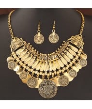 Vintage Floral Pattern Round Plates Pendant with Bars Combined Arch Design Fashion Necklace and Earrings Set - Copper