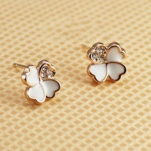 White Four-leaf Clover Fashion Rose Gold Ear Studs