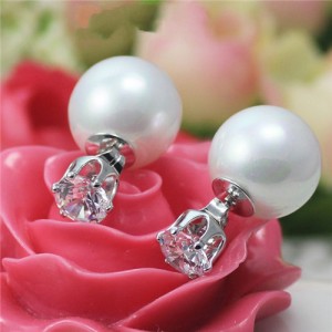 Rhinestone Inlaid Six Claw Pearl Fashion Platinum Plated Earrings