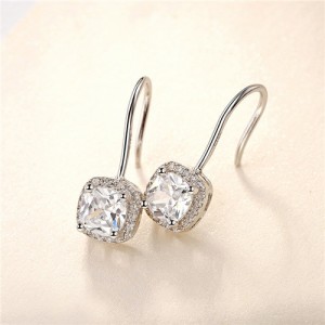 Cubic Zirconia Embellished Elegant 18k Platinum Plated Women Earrings