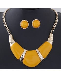 Bold Resin Gem Inlaid Coarse Arch Fashion Necklace and Earrings Set - Yellow