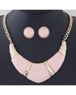 Bold Resin Gem Inlaid Coarse Arch Fashion Necklace and Earrings Set - Pink