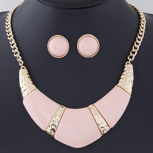 Bold Resin Gem Inlaid Coarse Arch Fashion Necklace and Earrings Set - Pink
