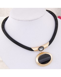 Graceful Oval Gem Pendant Alloy Fashion Necklace - Golden