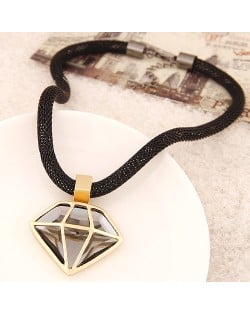 Giant Diamond Pendant Alloy Fashion Necklace - Golden