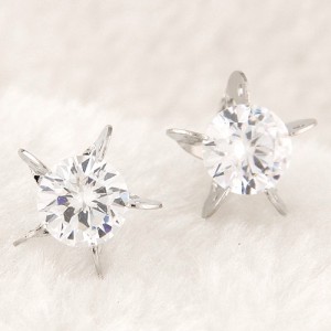 Cubic Zirconia Embedded Sweet Flower Design Ear Studs - Silver