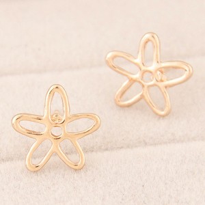Cute Hollow Flower Design Alloy Fashion Ear Studs - Golden