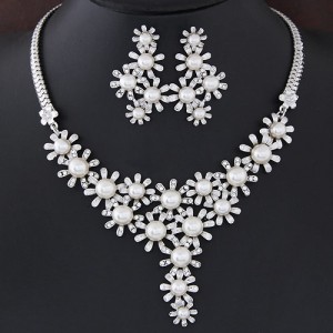Rhinestone and Pearl Embellished Adorable Chrysanthemum Necklace and Earrings Set - Silver