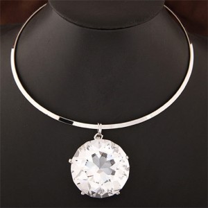 Beaming Giant Glass Gem Pendant Queen Fashion Alloy Necklet - Silver