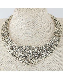 Vintage Hollow Leaves Engraving Design Fashion Necklace - Copper