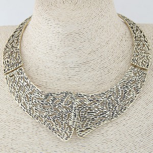 Vintage Hollow Leaves Engraving Design Fashion Necklace - Copper