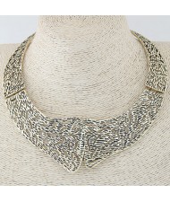 Vintage Hollow Leaves Engraving Design Fashion Necklace - Copper
