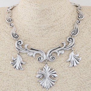 Vintage Flame Inspired Design Statement Fashion Necklace - Silver