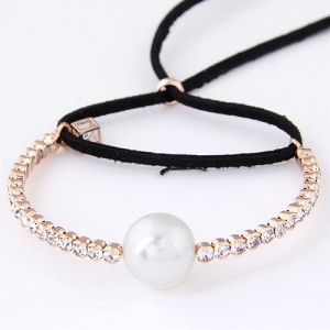 Single Big Pearl and Czech Rhinestone Embellished with Cube Pendant and Rope Bowknot Fashion Bracelet - Black
