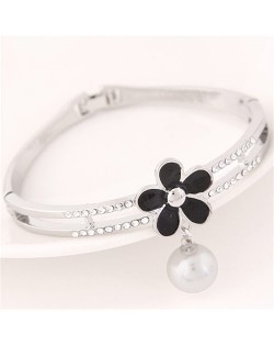 Sweet Tiny Flower with Pearl Pendant Design Fashion Bangle - Silver