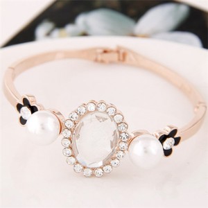 Rhinestone Inlaid Twin Pearls with Cute Flowers Design Golden Fashion Bangle - White