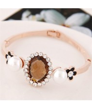 Rhinestone Inlaid Twin Pearls with Cute Flowers Design Golden Fashion Bangle - Champagne