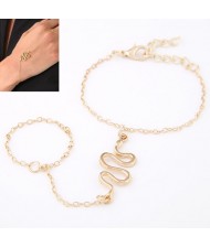 Snake Inspired Golden Finger Chain Linked Fashion Bracelet