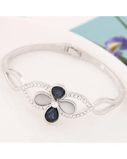 Czech Rhinestone Inlaid Delicate Four-leaves Clover Fashion Alloy Bangle - Silver