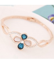 Czech Rhinestone Inlaid Delicate Four-leaves Clover Golden Alloy Bangle - Blue
