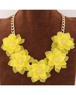 Dimensional Summer Graceful Flowers Cluster Design Fashion Necklace - Yellow