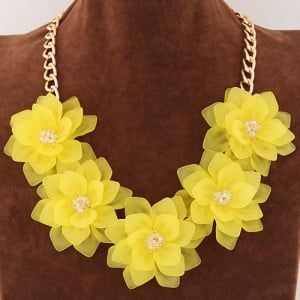 Dimensional Summer Graceful Flowers Cluster Design Fashion Necklace - Yellow