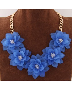 Dimensional Summer Graceful Flowers Cluster Design Fashion Necklace - Blue