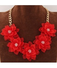 Dimensional Summer Graceful Flowers Cluster Design Fashion Necklace - Red