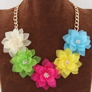 Dimensional Summer Graceful Flowers Cluster Design Fashion Necklace - Multicolor