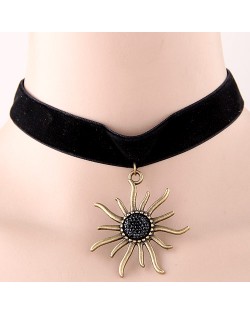 Vintage Sun Flower Pendant Flannelette Costume Fashion Necklace