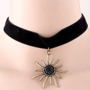 Vintage Sun Flower Pendant Flannelette Costume Fashion Necklace